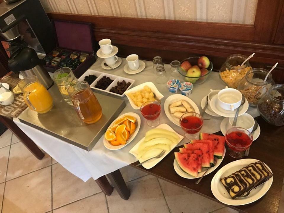 Hotel Restauracja Podzamcze ชเตชชิน ภายนอก รูปภาพ